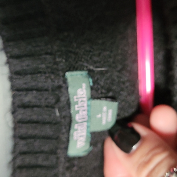 Black crop top sweater - Picture 3 of 4